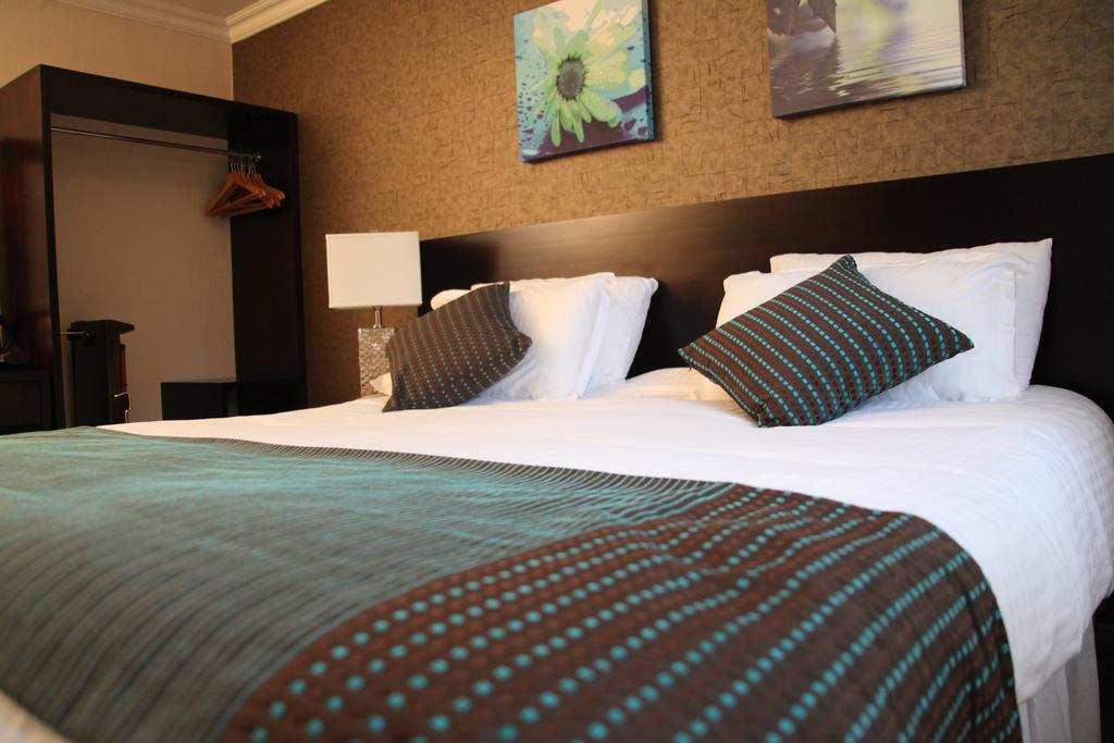 Greenvale Hotel Кукстаун Екстериор снимка